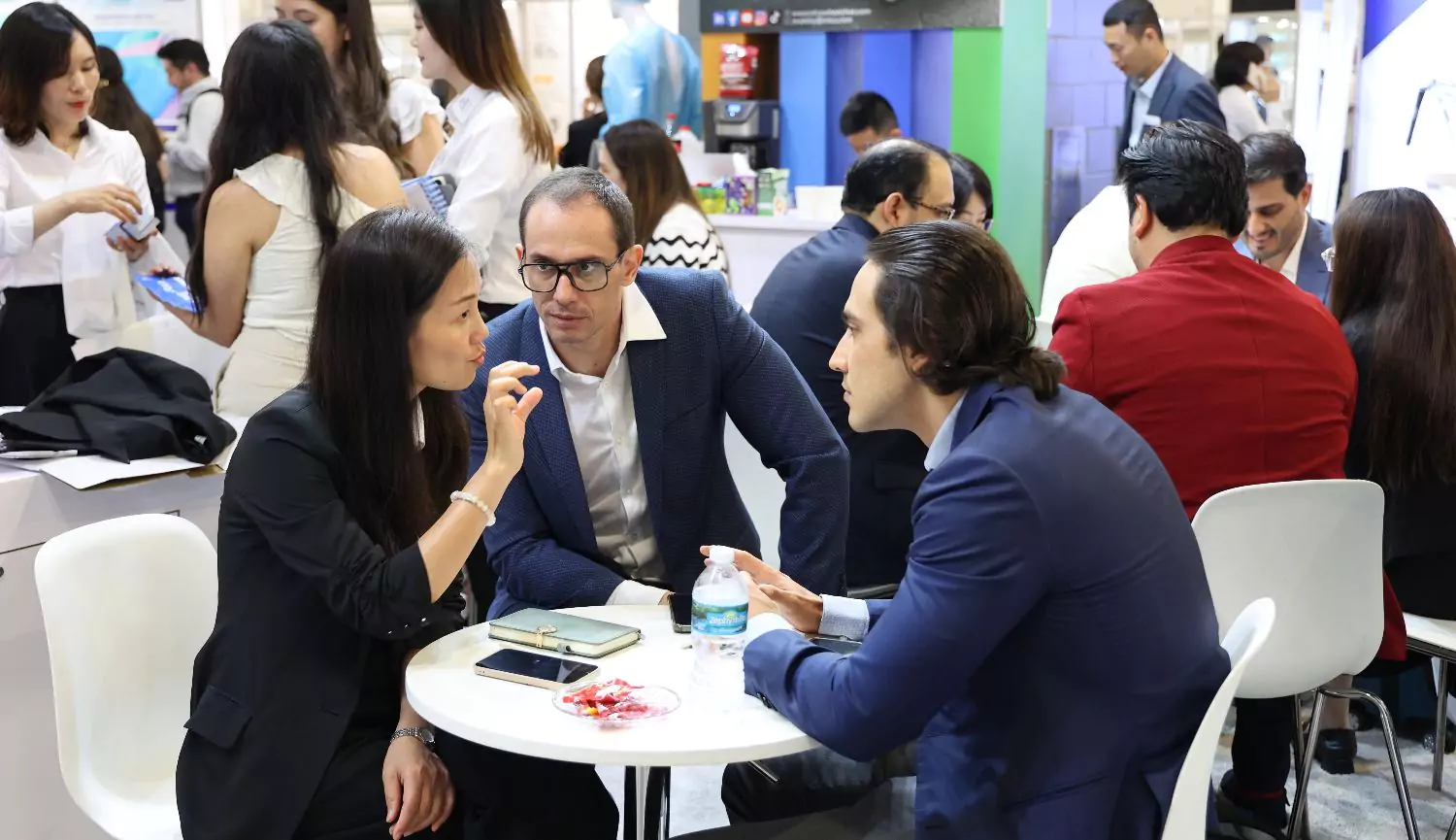 英科医疗闪耀美国国际医疗器械展WHX Miami 2025
